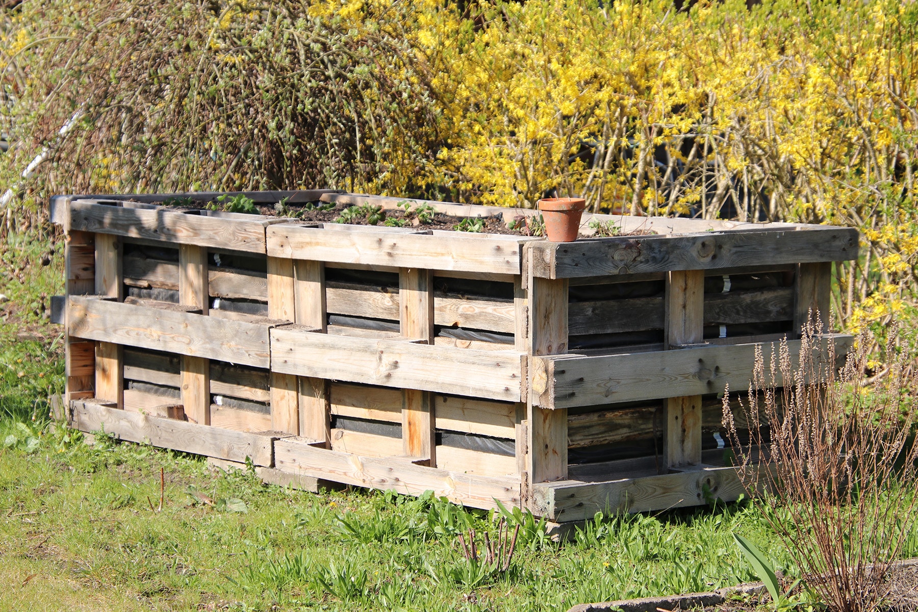 Hochbeet aus Paletten