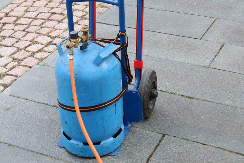 Unkrautbrenner Gasflasche anschließen