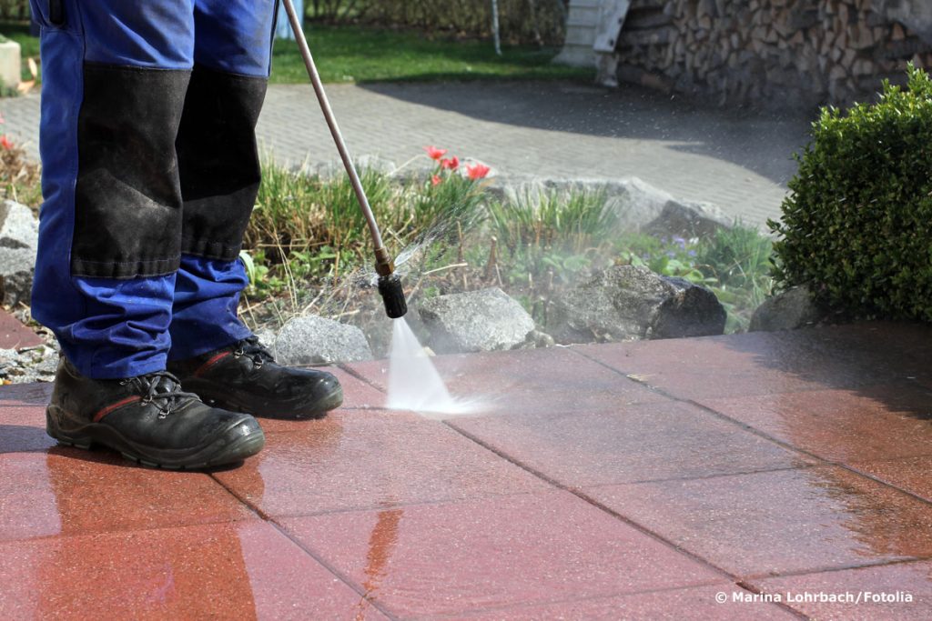 Terrassenplatten reinigen