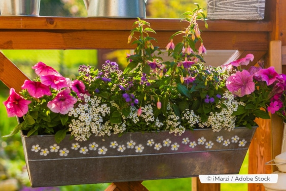 Blumenkasten aus Metall