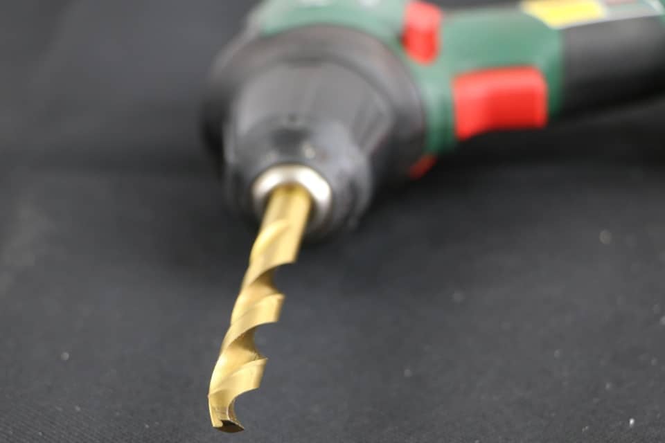 Blumenkasten ohne Löcher so gelingt die Entwässerung