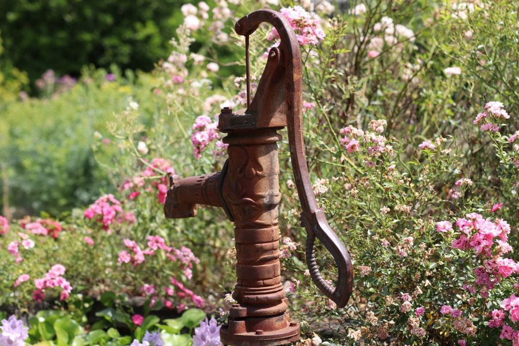 Handwasserpumpe Brunnen