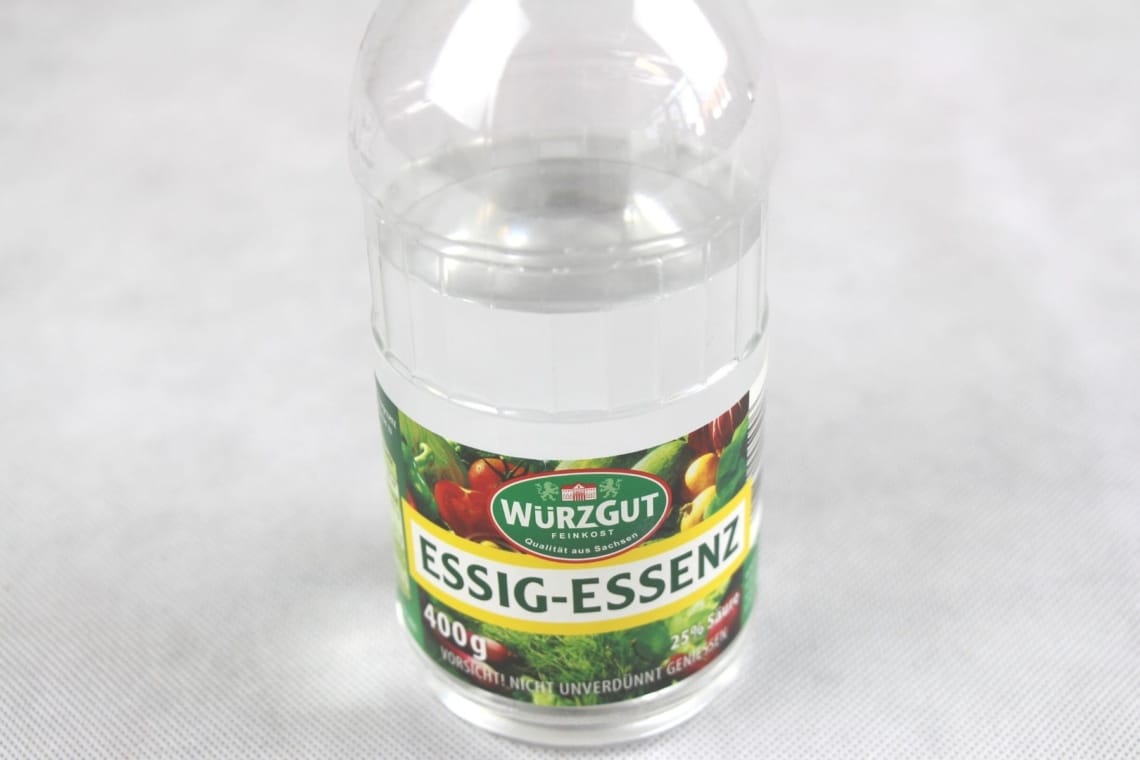 Flasche Essigessenz