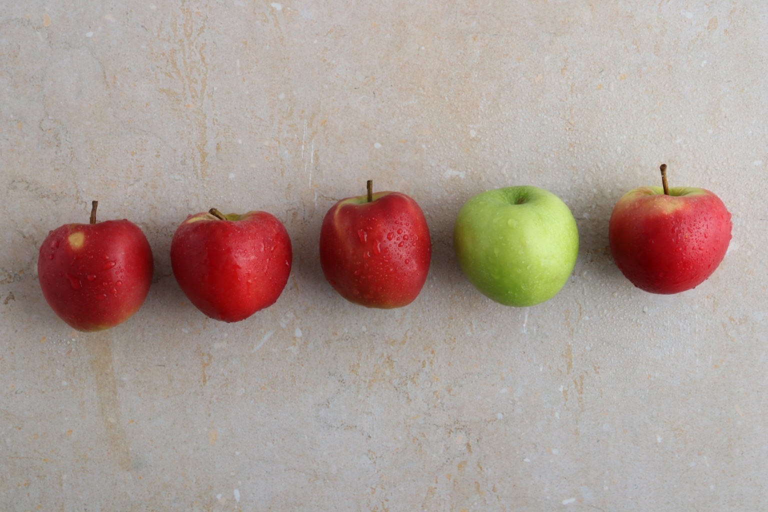 Wie viel Gramm wiegt ein Apfel?