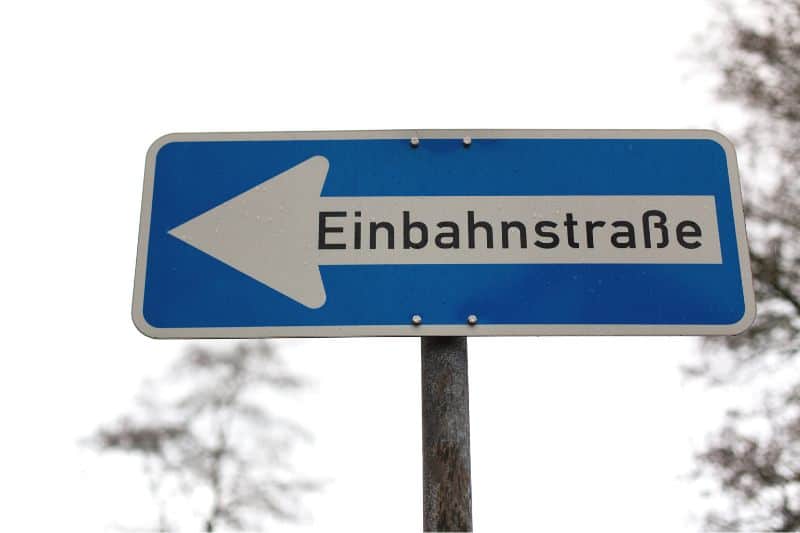 Verkehrsschild Einbahnstraße