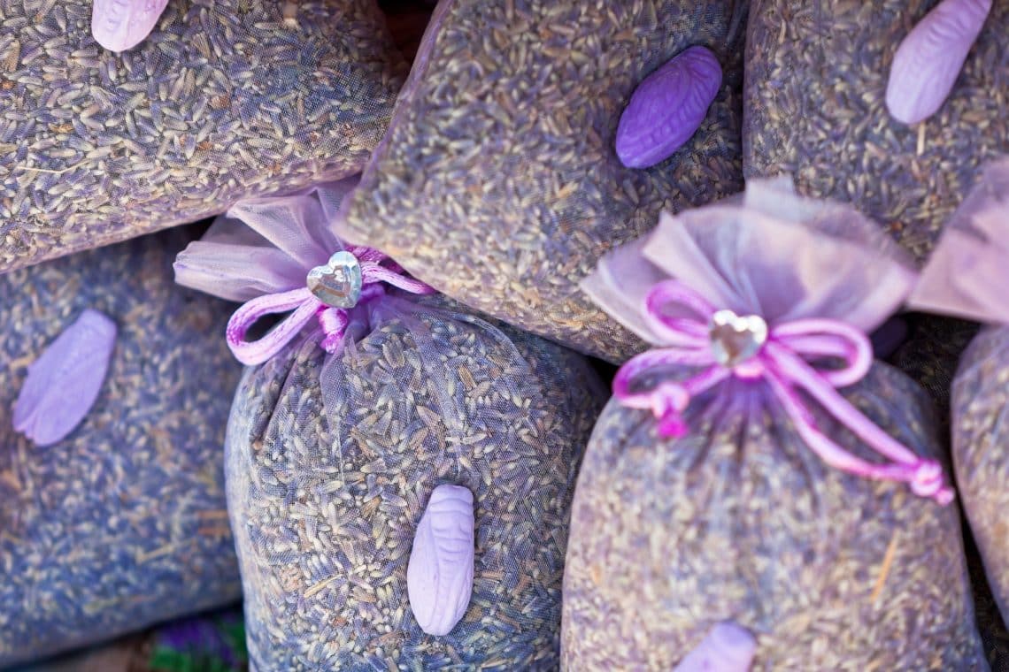 Säckchen mit getrocknetem Lavendel