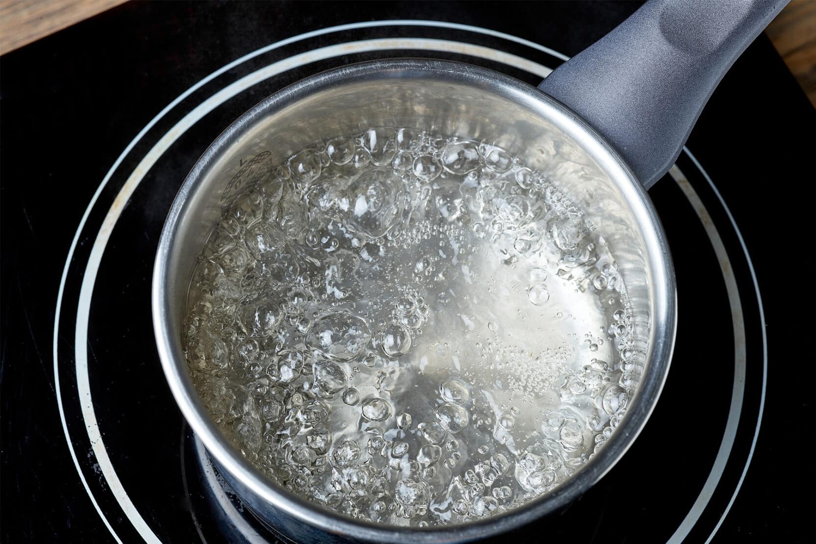 5 Unkrautvernichter für Pflastersteine
